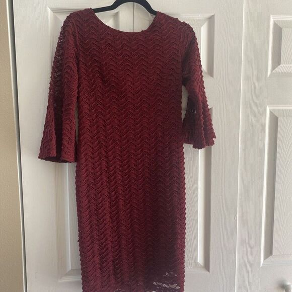 Sharagano Burgundy Lace Overlay shift Dress Bell Sleeve size 4 - Picture 1 of 6